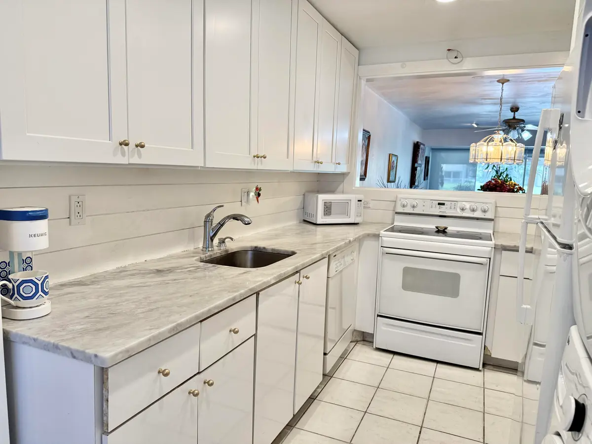IMG_2066 at 1421 NW 19th Terrace 102, Delray Beach