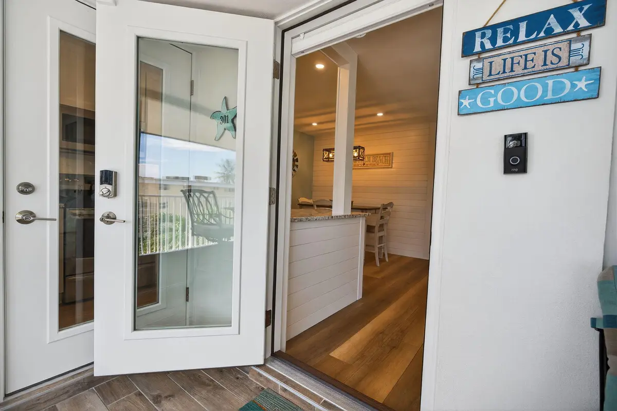entrance at 110 SHORE Court 301, North Palm Beach