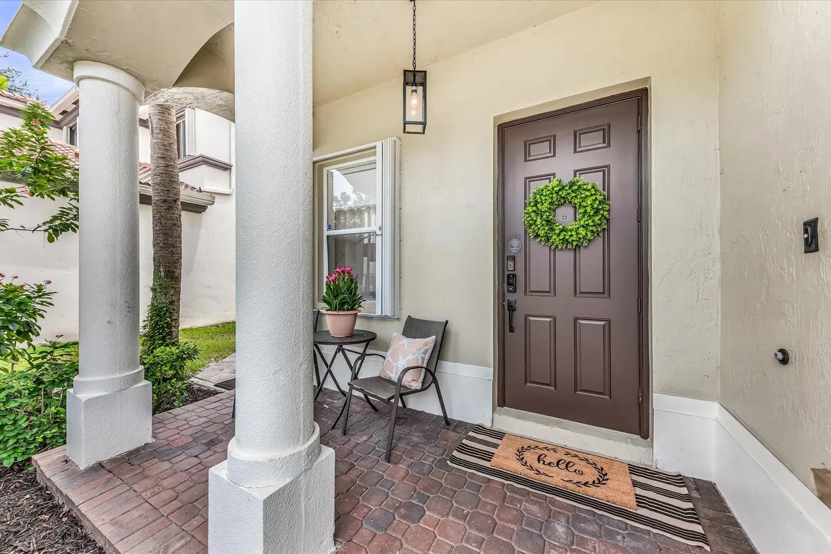 04-2004 at 1070 Grove Park Circle, Boynton Beach