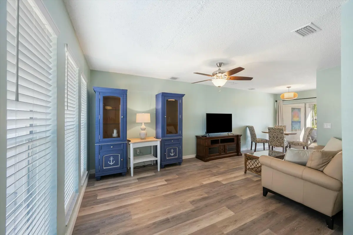 tempImagen3vdDM at 1494 Easthampton Circle, Wellington