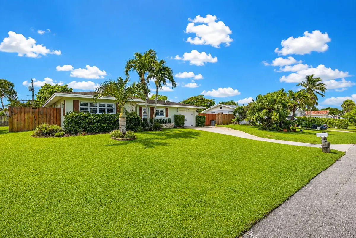 2-web-or-mls-untitled (4 of 26) at 3854 BUTTERCUP Circle, Palm Beach Gardens