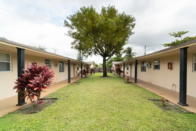 181 NW 42nd Street 2, Oakland Park, FL – photo 2