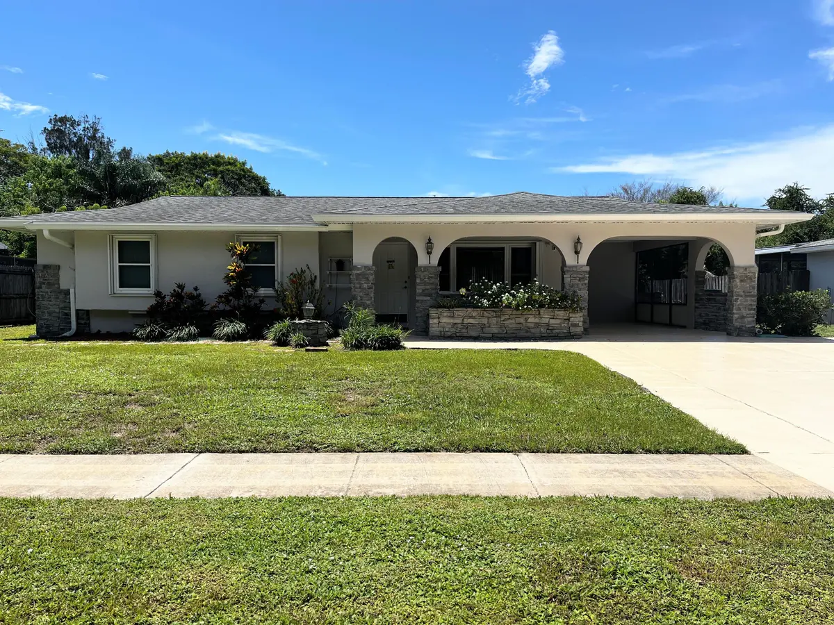 Front of House at 330 NE SOLIDA Drive, Port St. Lucie