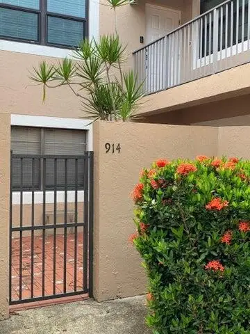 Villa Sonrisa 2 at 6606 VILLA SONRISA Drive 914, Boca Raton