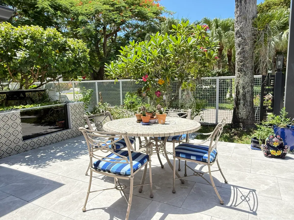 Courtyard at 716 Middle River Drive, Fort Lauderdale