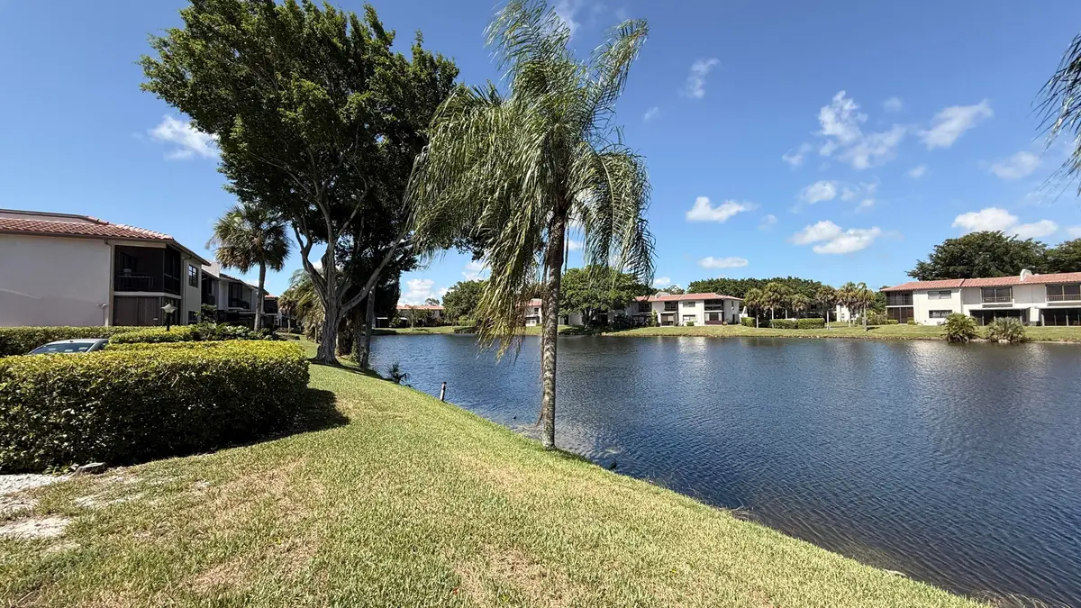 Lanai View at 21338 Juego Circle 11g, Boca Raton