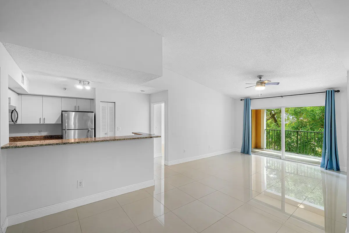 131 Yacht Club Way 307, Hypoluxo, FL – photo 4