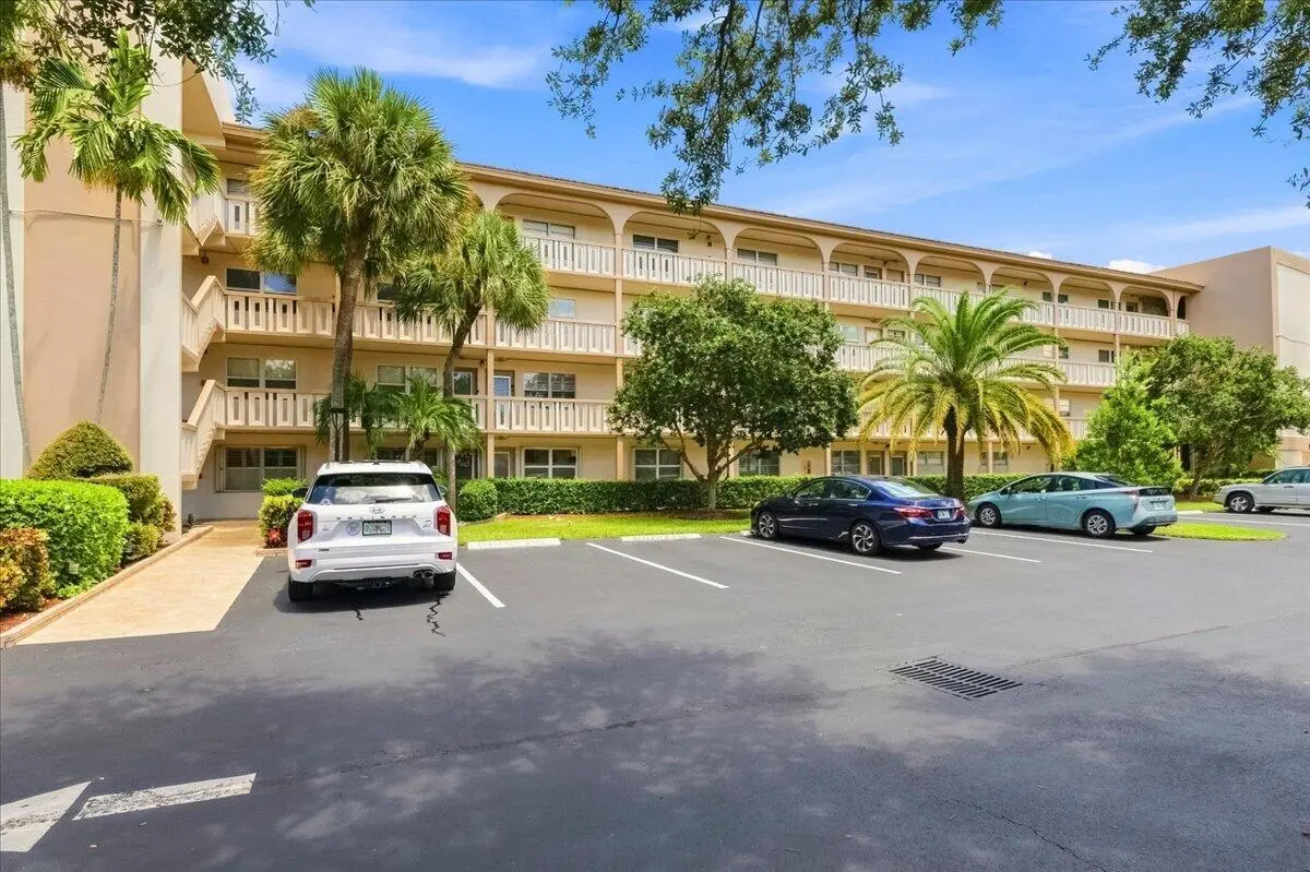 01-8I8A_8688 at 2304 LUCAYA Lane C1, Coconut Creek