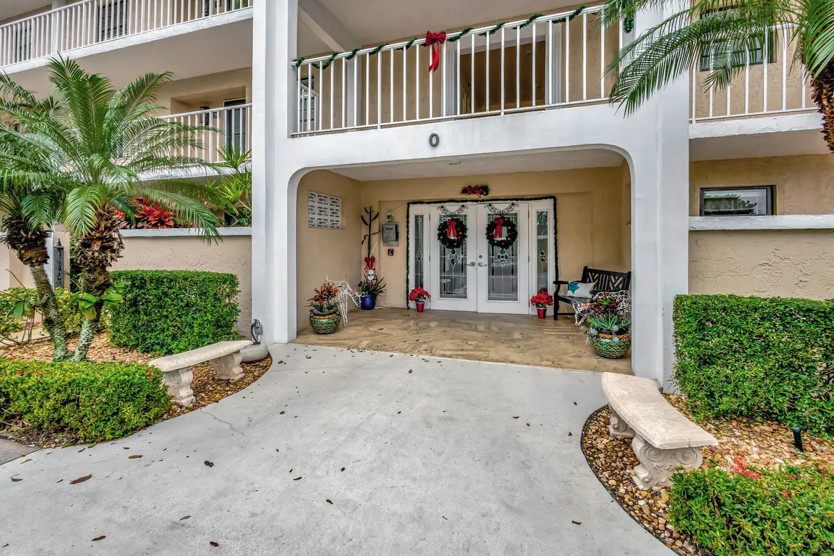 Entrance at 300 N A1A Highway 403 O, Jupiter