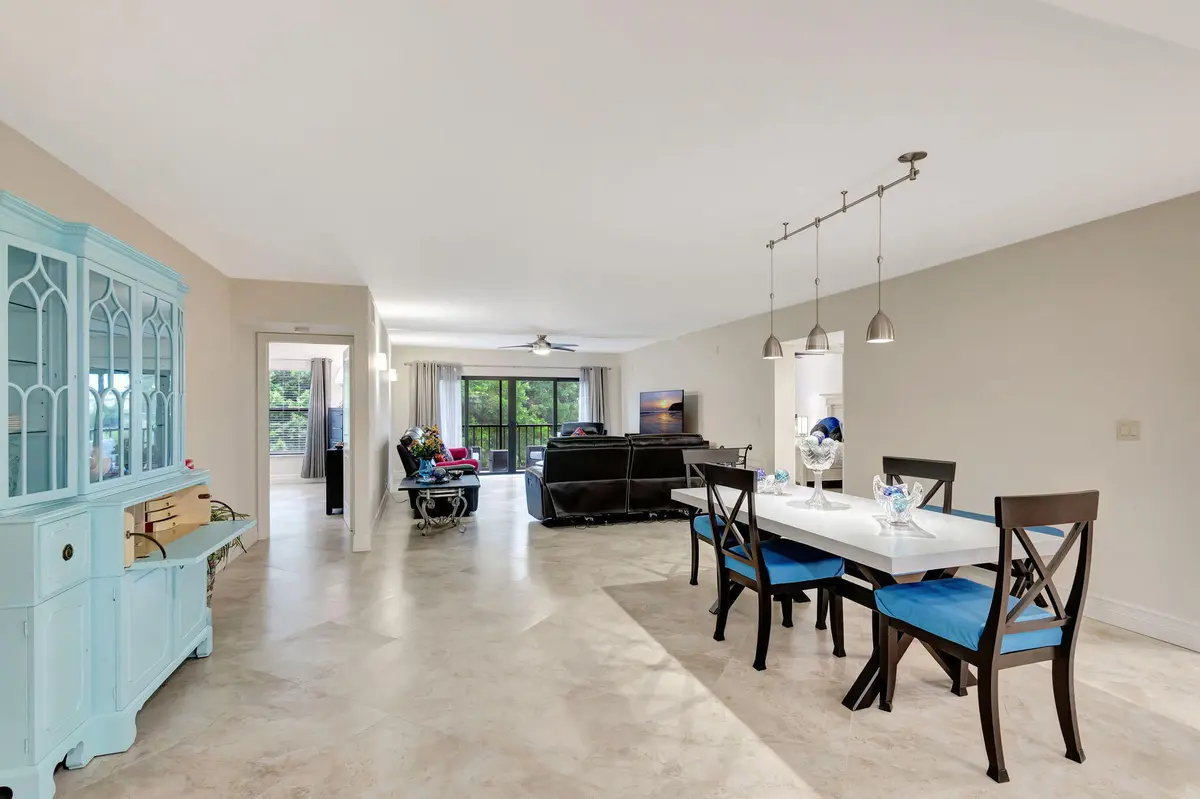 Dining Area at 300 N A1A Highway 403 O, Jupiter