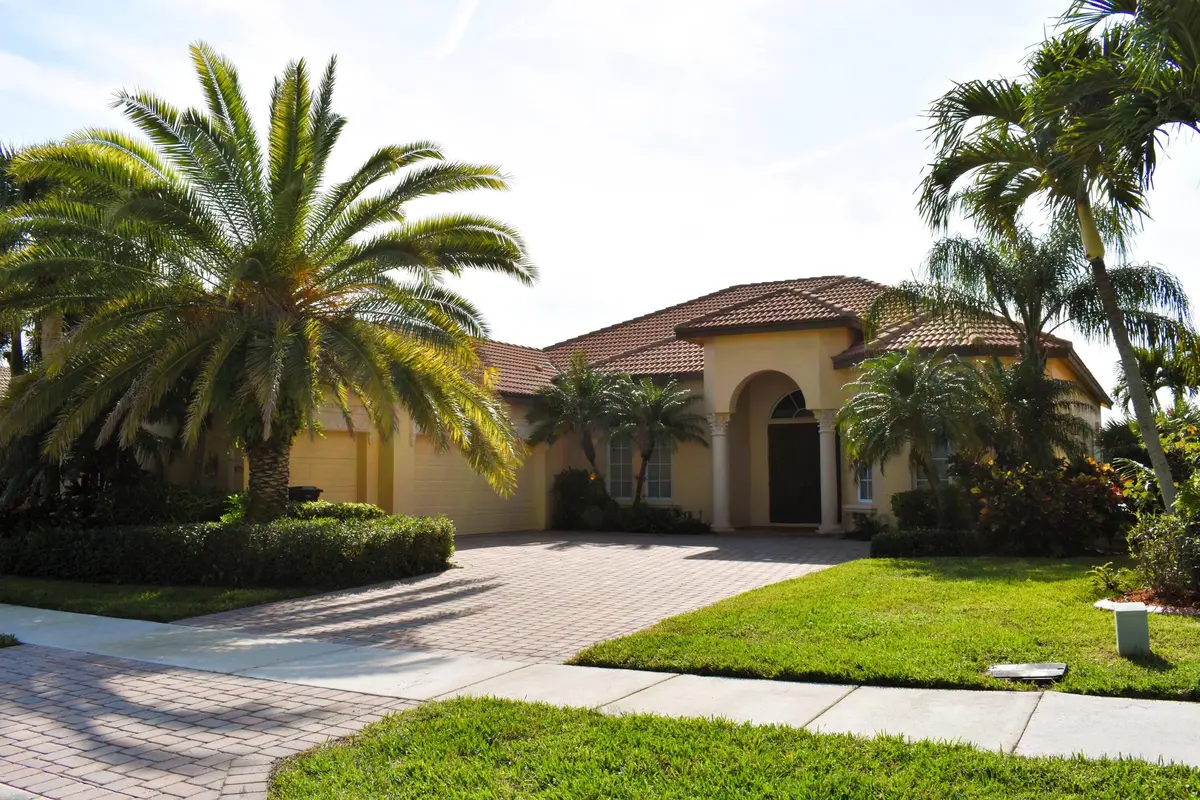 GR1 at 895 SW GRAND RESERVES Boulevard, Port St. Lucie