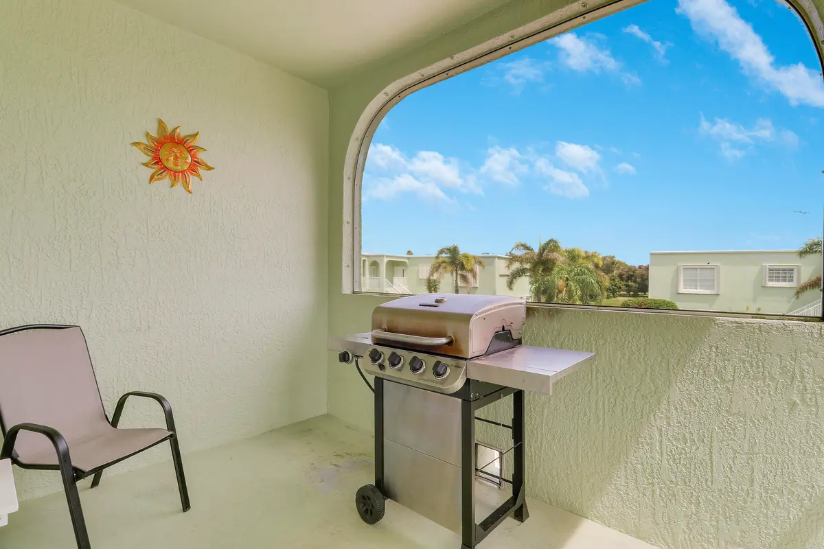 Screened Front Entry at 2129 SE Wild Meadow Circle, Port St. Lucie