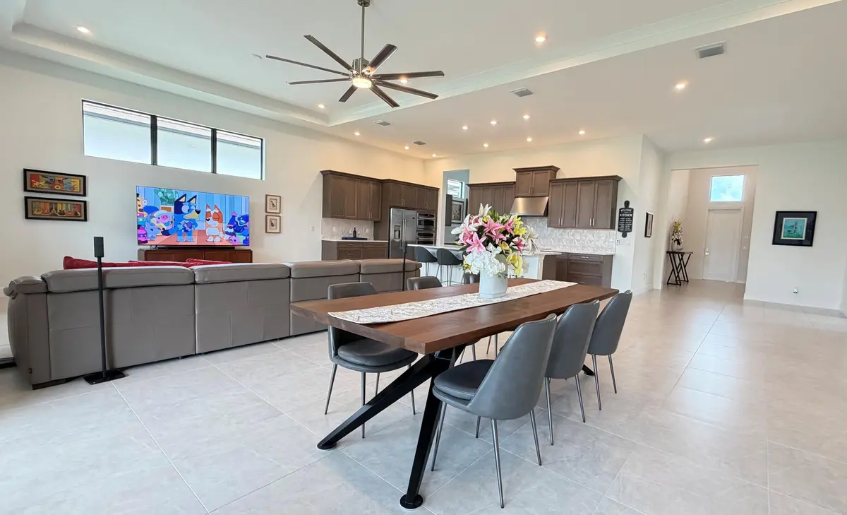 dining at 10188 SW Latium Way, Port St. Lucie