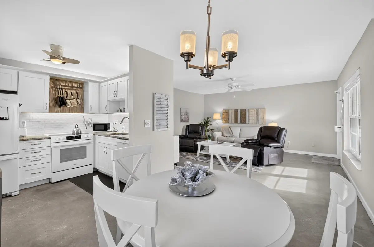 CMMEDIA-44 at 72 Royal Oak Court 202, Vero Beach