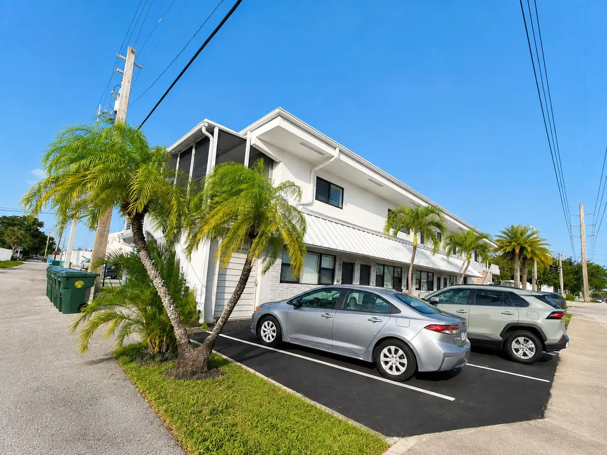 Building 1 at 3801 N Andrews Avenue 6, Oakland Park