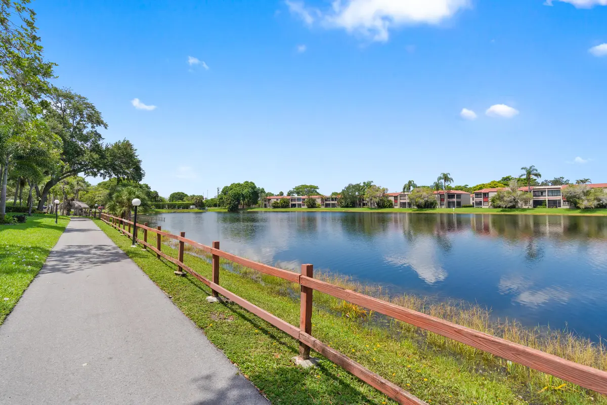 DSC05474 at 900 COLONY POINT Circle 511, Pembroke Pines