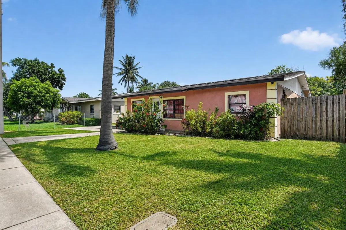 2-web-or-mls-816 SW 3rd CT (7) at 816 SW 3RD Court, Delray Beach