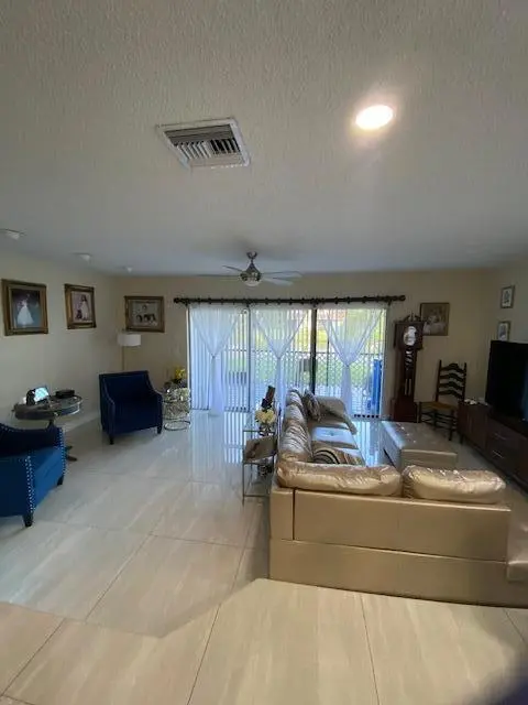 penaliving at 1701 WOODBRIDGE LAKES Circle, West Palm Beach