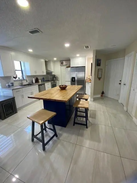 penakit at 1701 WOODBRIDGE LAKES Circle, West Palm Beach