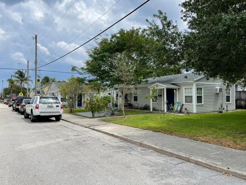 front 1 at 715 8th Avenue, Lake Worth Beach