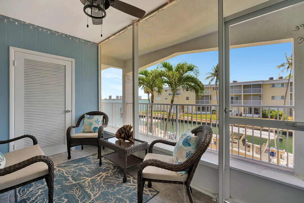 lanai at 110 SHORE Court 201, North Palm Beach