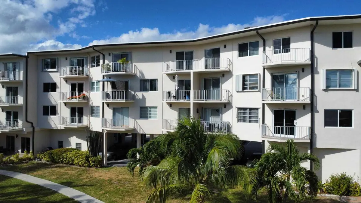 GARDEN VIEW at 1967 S OCEAN Boulevard 215-C, Lauderdale-By-The-Sea