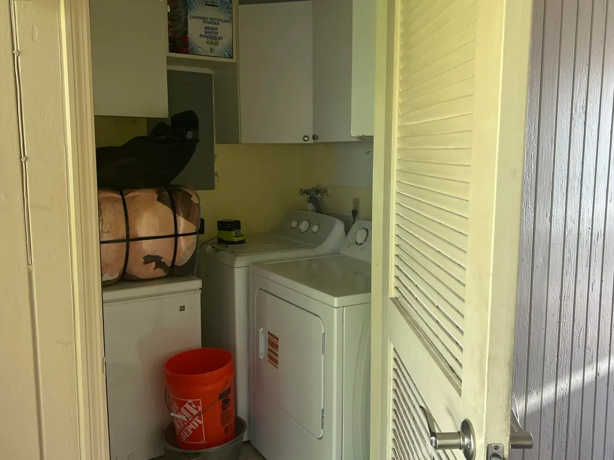 B laundry room at 501 SANDPIPER Circle 501, Delray Beach