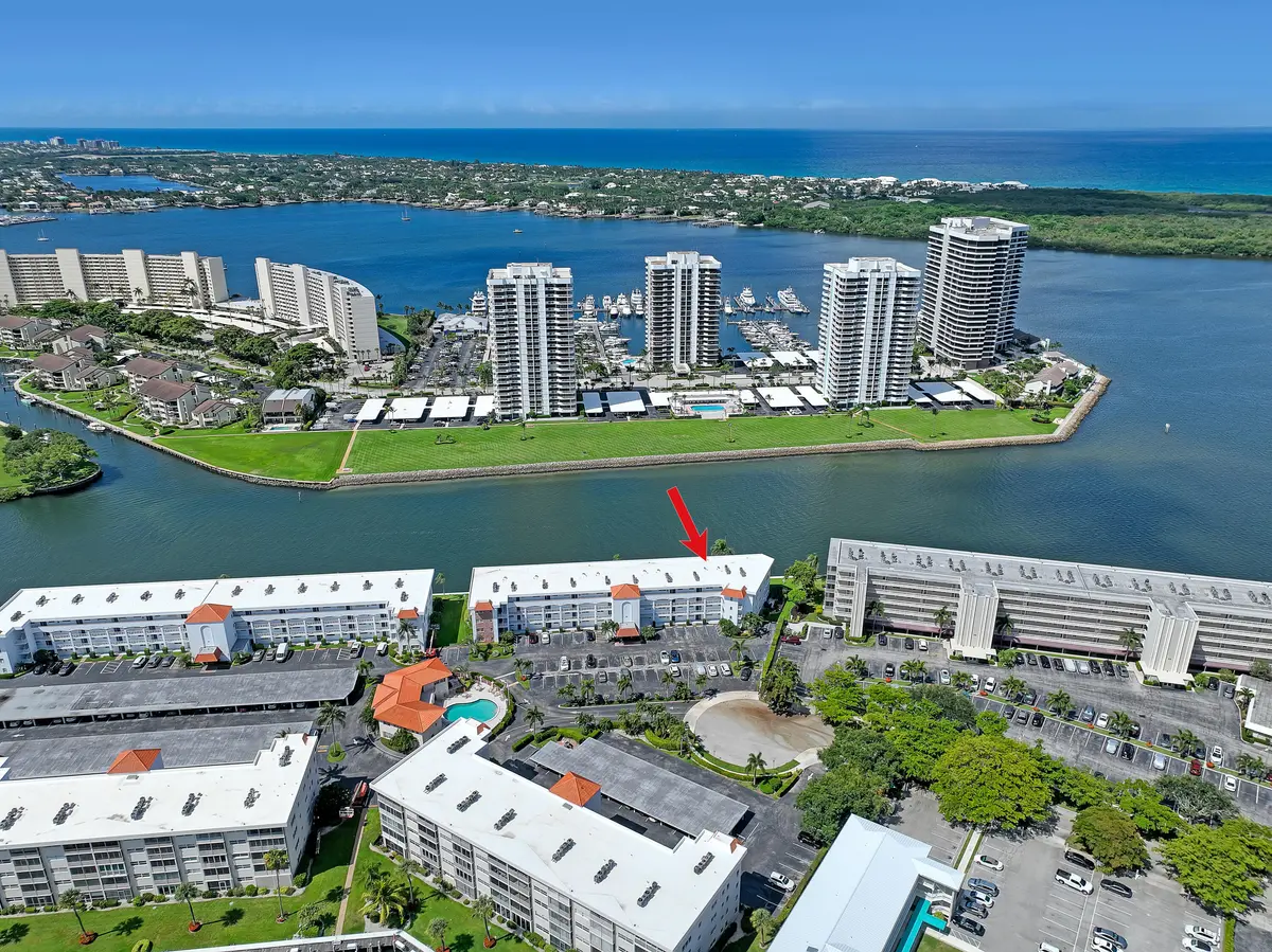 Great Location at 28 Yacht Club Drive 409, North Palm Beach