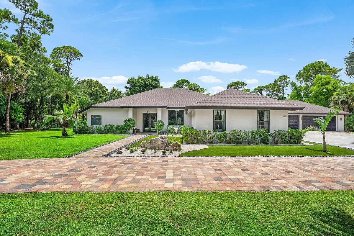 Front view at 14829 STIRRUP Lane, Wellington