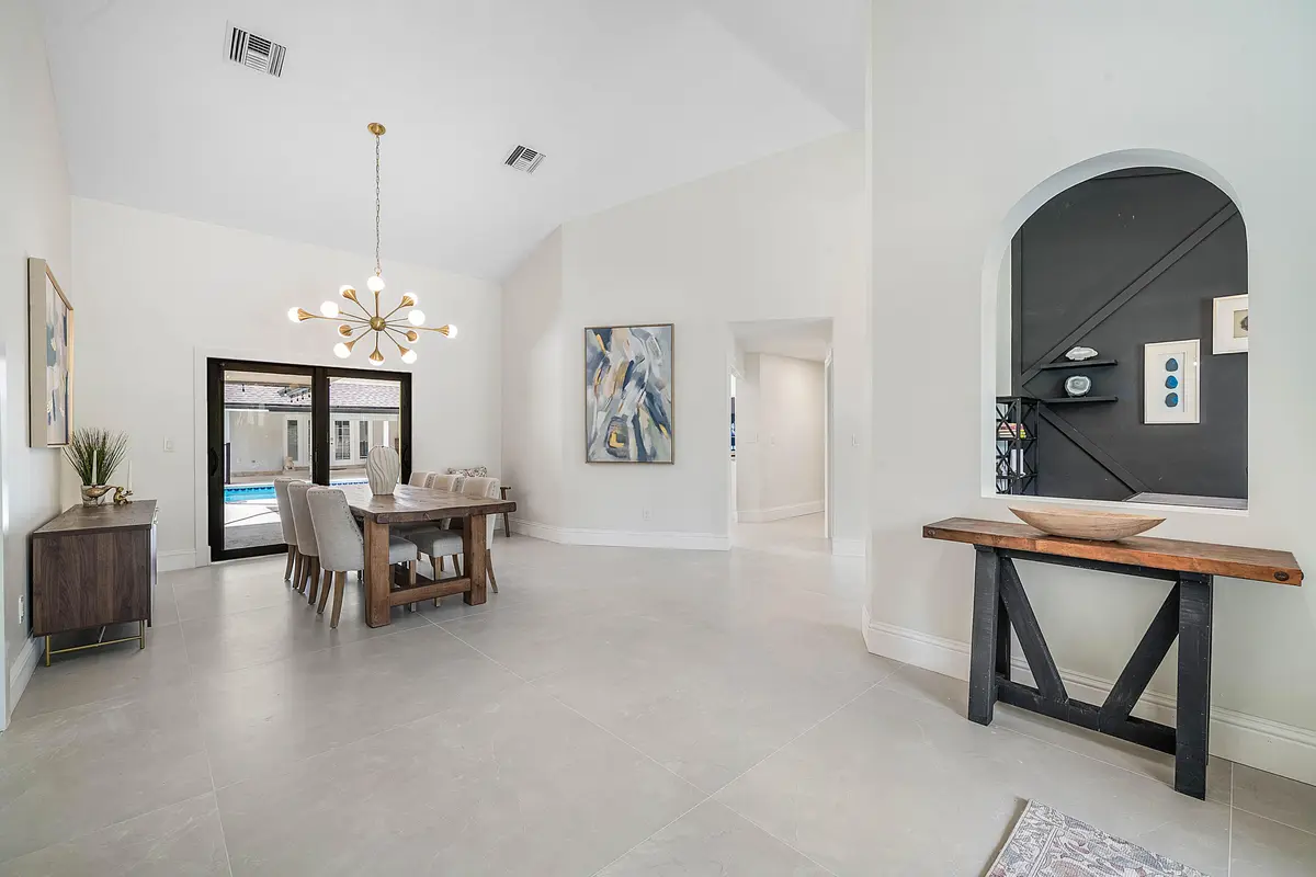 9-view on entry at 14829 STIRRUP Lane, Wellington