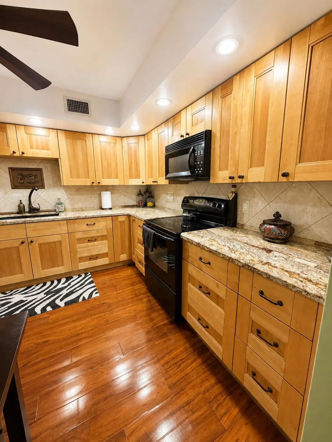 Kitchen 2 at 2812 N 46TH Avenue G265, Hollywood
