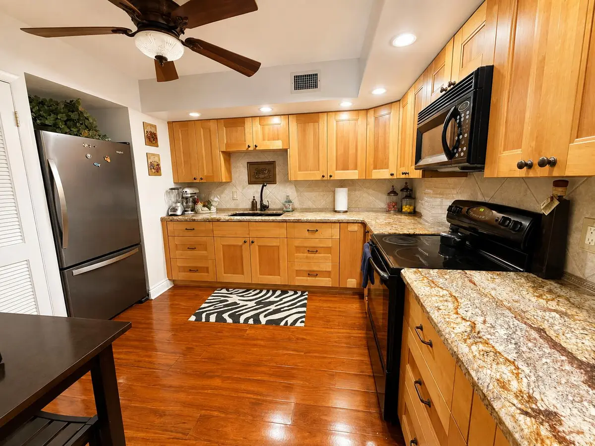 Kitchen 3 at 2812 N 46TH Avenue G265, Hollywood