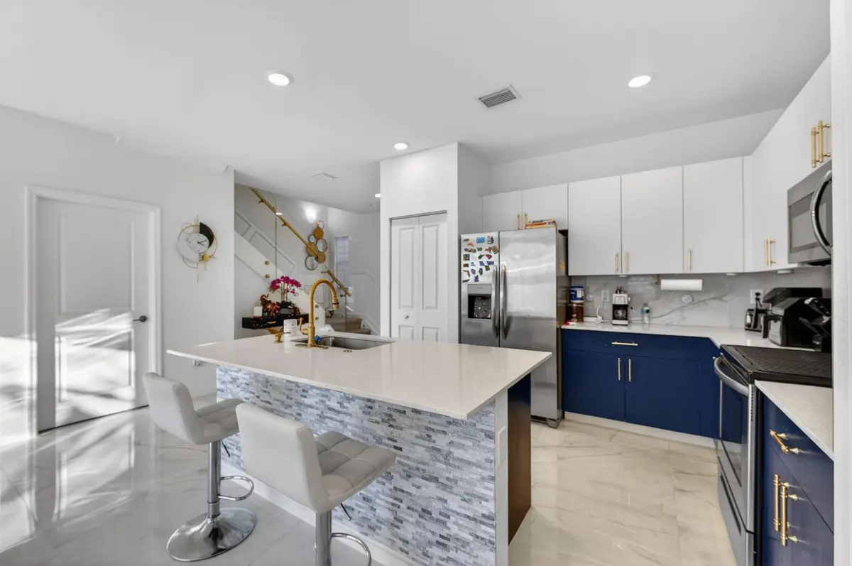 Photo 7 at 4668 NW 120th Way, Coral Springs