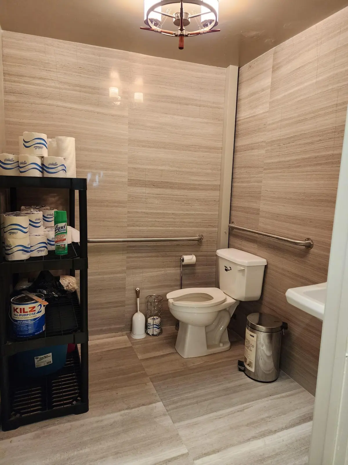 Restroom at 3321 S Andrews Avenue 21, Fort Lauderdale