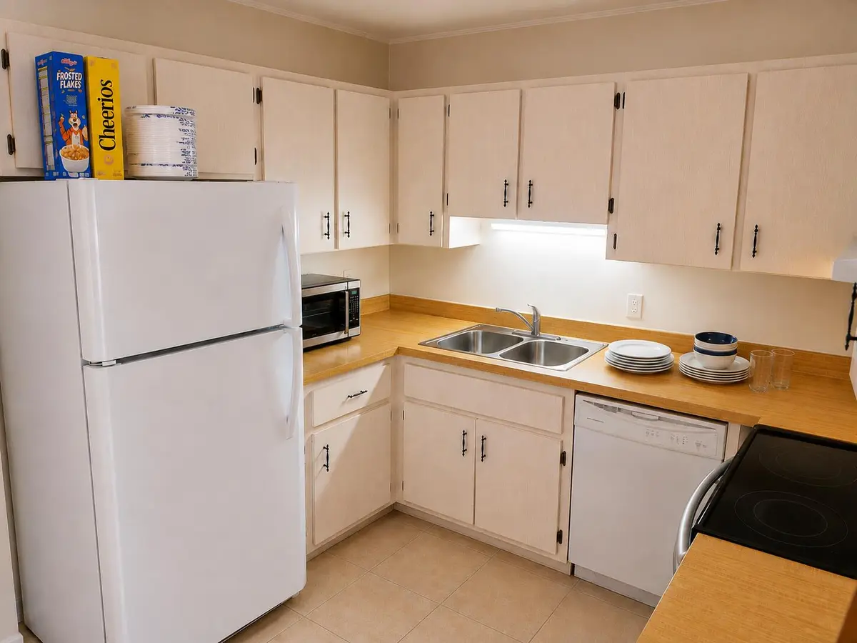 Kitchen at 276 SE NORFOLK Boulevard, Stuart