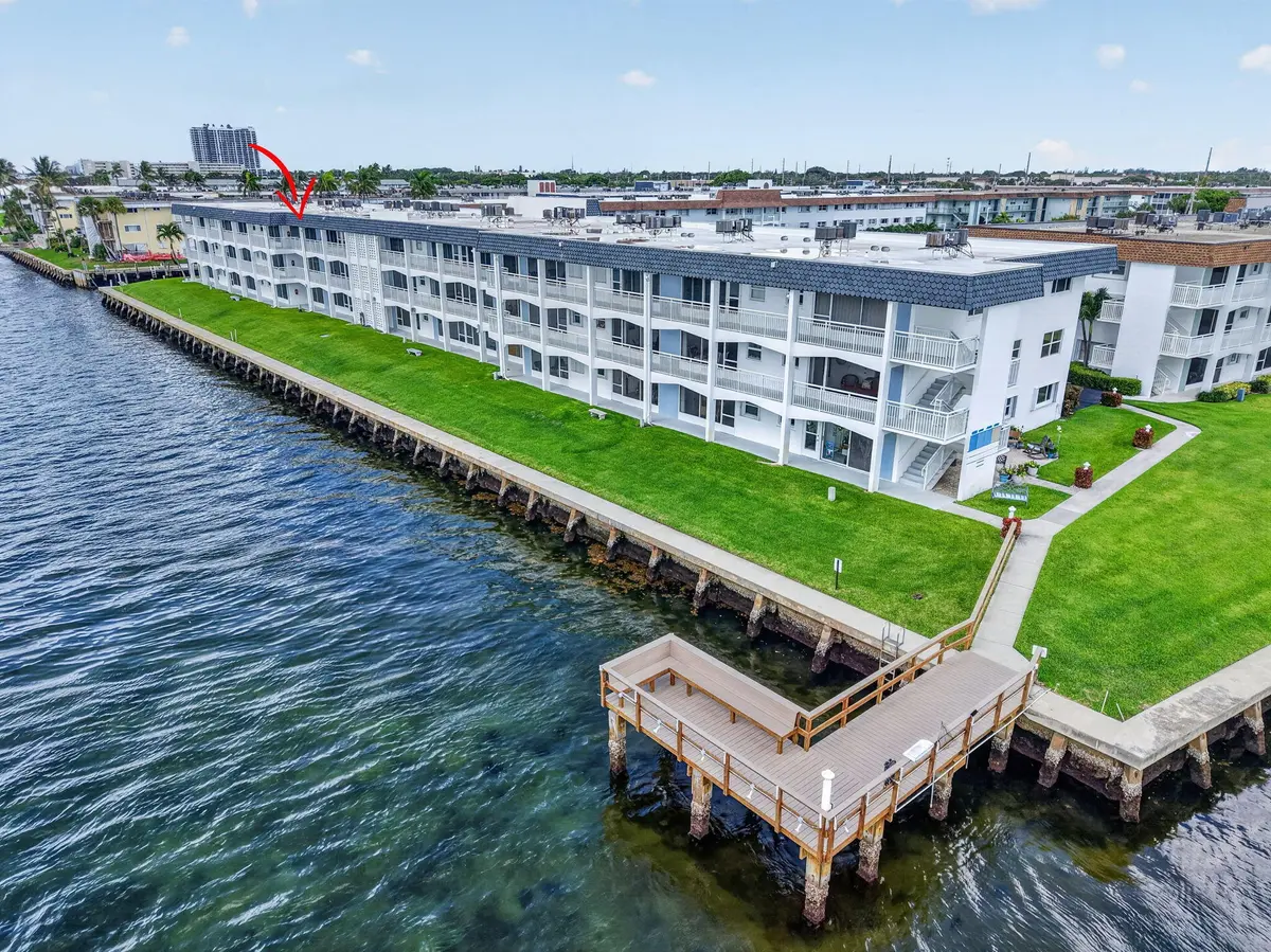 38-web-or-mls-DJI_20260808101033_0426_D at 100 SHORE Court 311, North Palm Beach