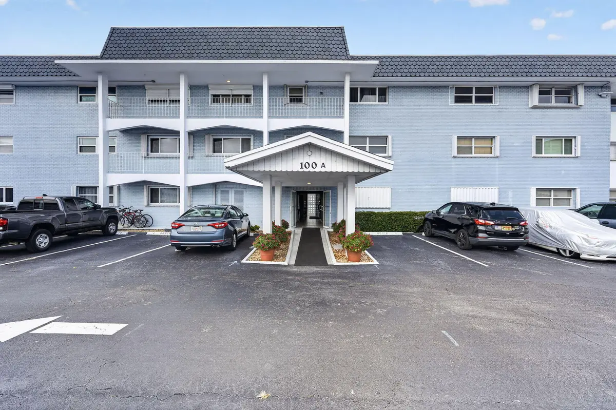 1-web-or-mls-_MLP7886 at 100 SHORE Court 311, North Palm Beach