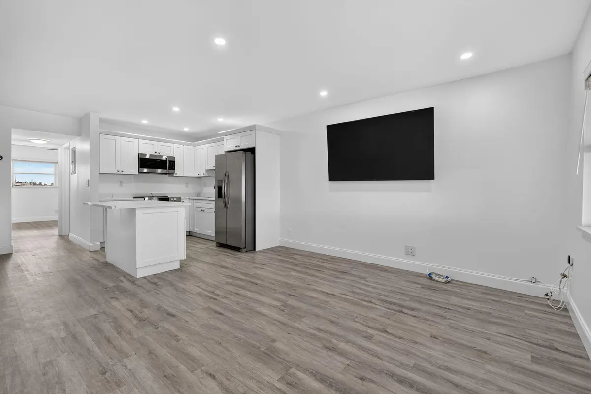 10-web-or-mls-_MLP7971 at 100 SHORE Court 311, North Palm Beach