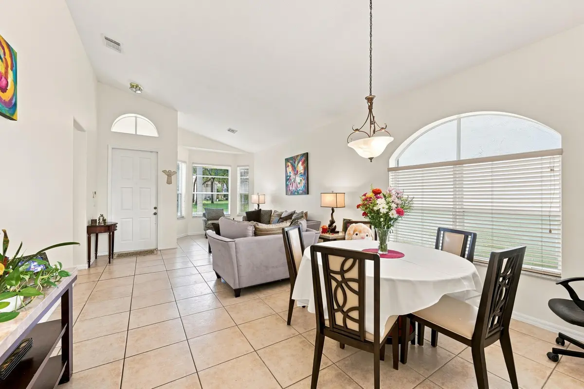 08_dining area at 7778 NW 17th Place, Pembroke Pines