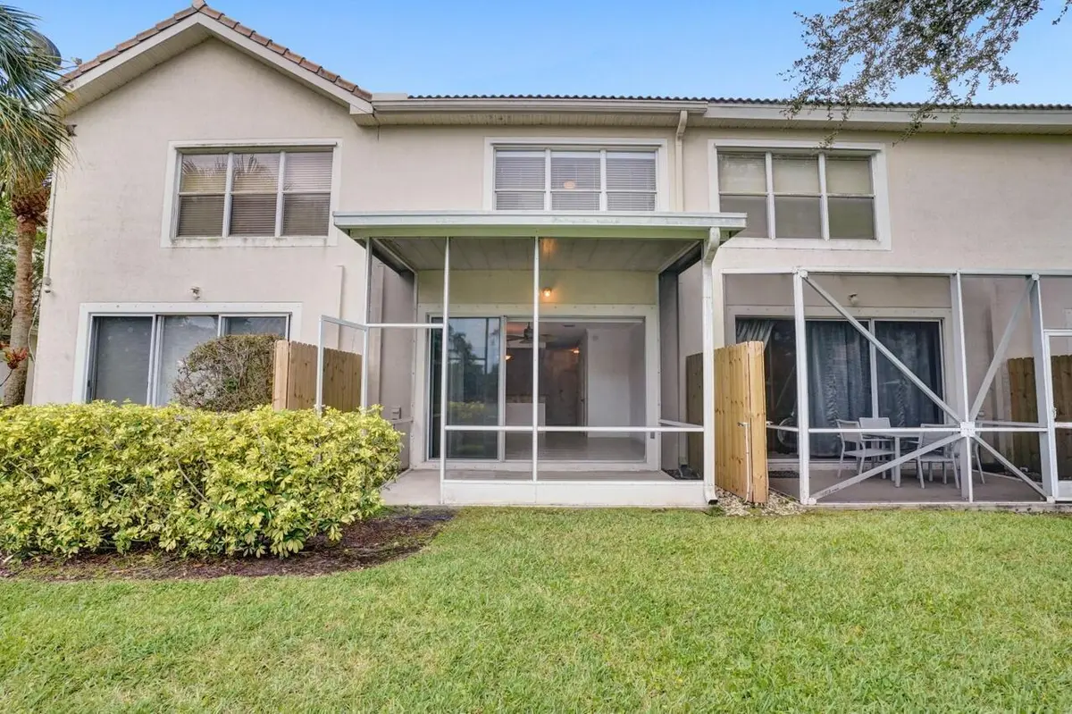 03_beyc6a79b561f21c2 at 1102 Woodfield Road, Greenacres