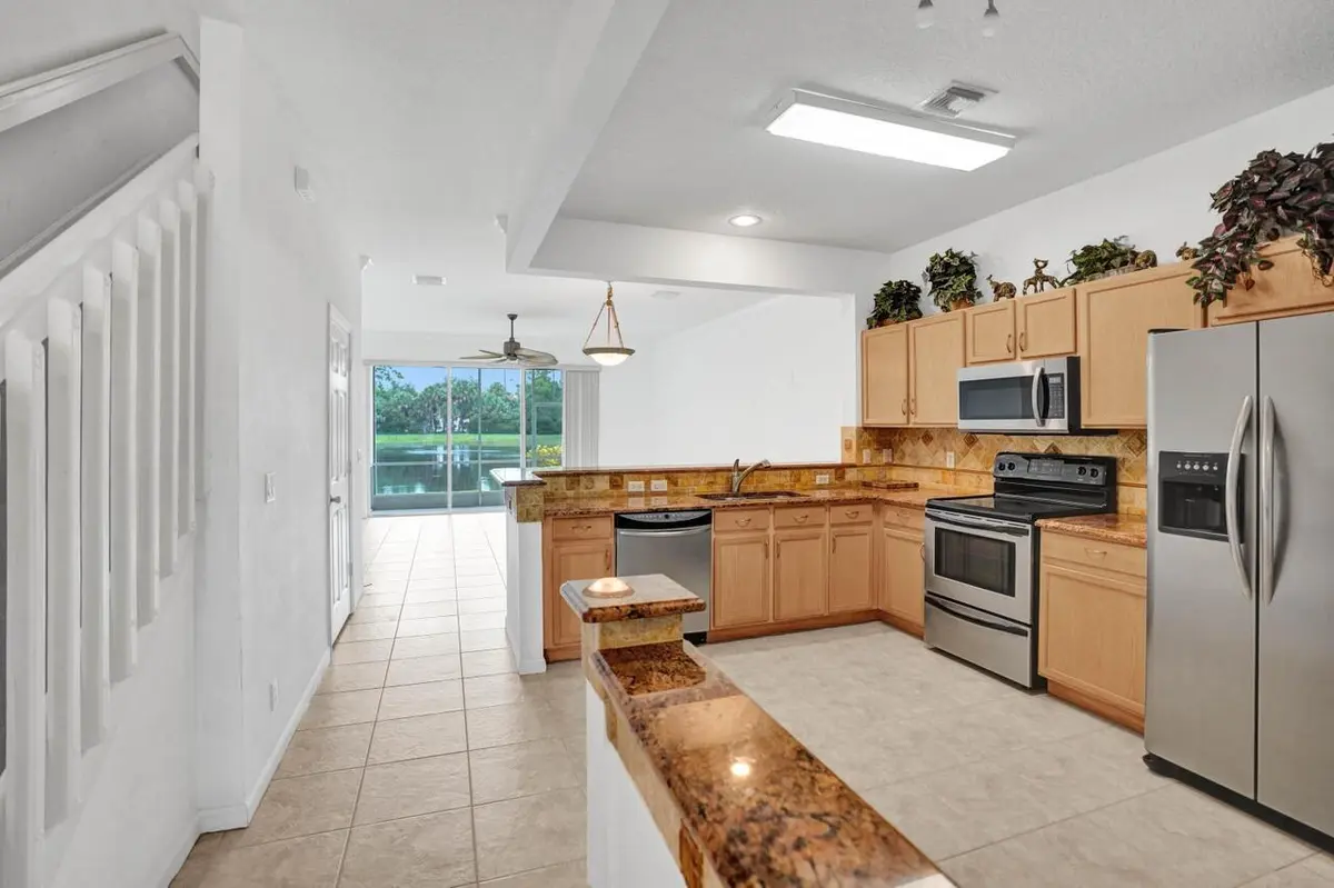 06_beyc6a79b56c03883 at 1102 Woodfield Road, Greenacres