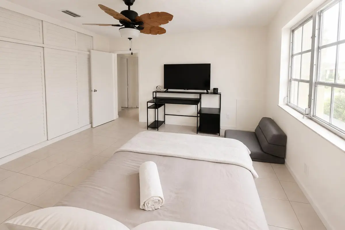 1431 pics 1 at 1431 S 14TH Avenue 209, Hollywood