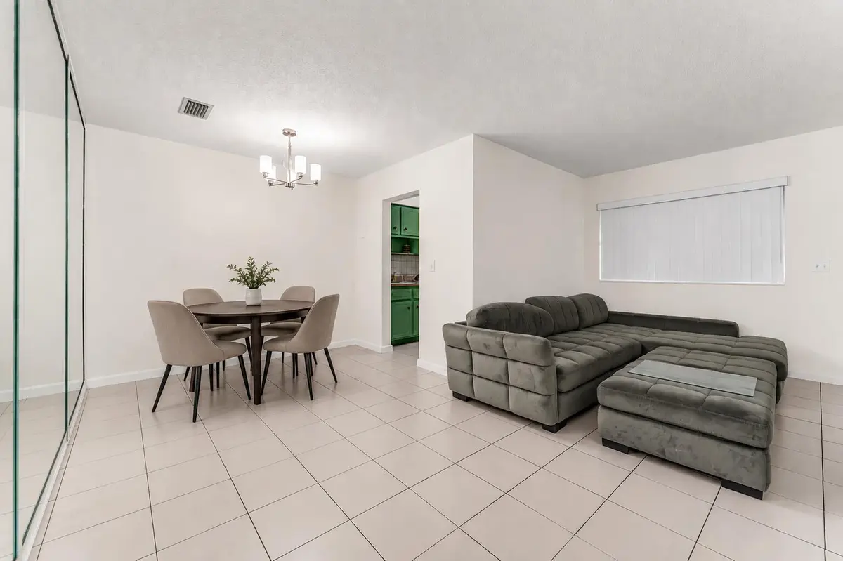 1431 pics 4 at 1431 S 14TH Avenue 209, Hollywood