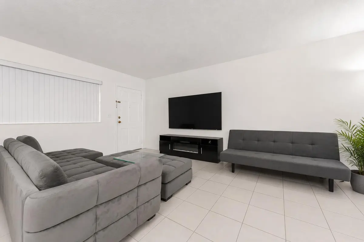 Image Aug 6, 2026 at 01_26_24 PM at 1431 S 14TH Avenue 209, Hollywood