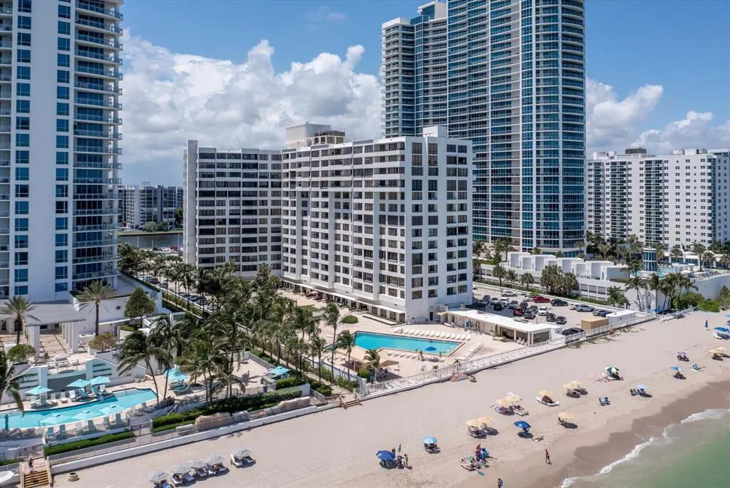20231018141635636410000000-o at 3505 S Ocean Drive 203, Hollywood