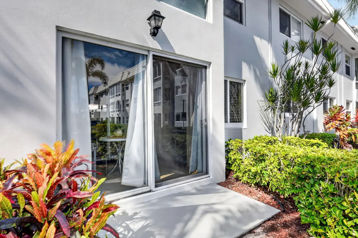 38-web-or-mls-DSC_5347 at 32 COLONIAL CLUB Drive 102, Boynton Beach