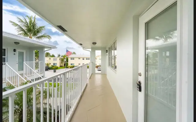pathway at 2737 NE 28TH Street 9W, Lighthouse Point