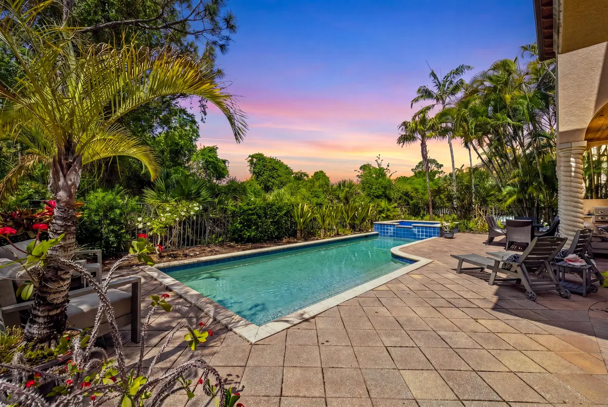 55_et6a9482_twilight at 104 TULIP TREE Court, Jupiter