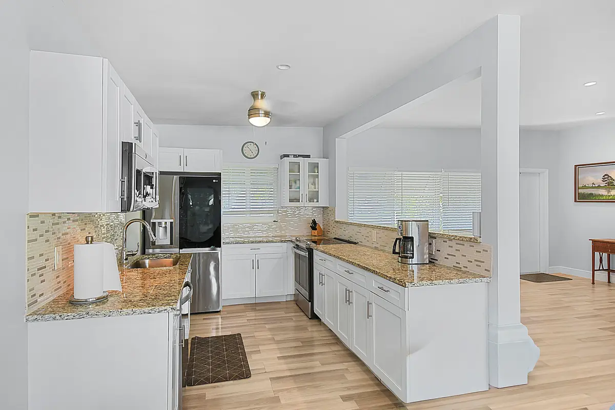 Kitchen area at 640 W ILEX Drive, Lake Park