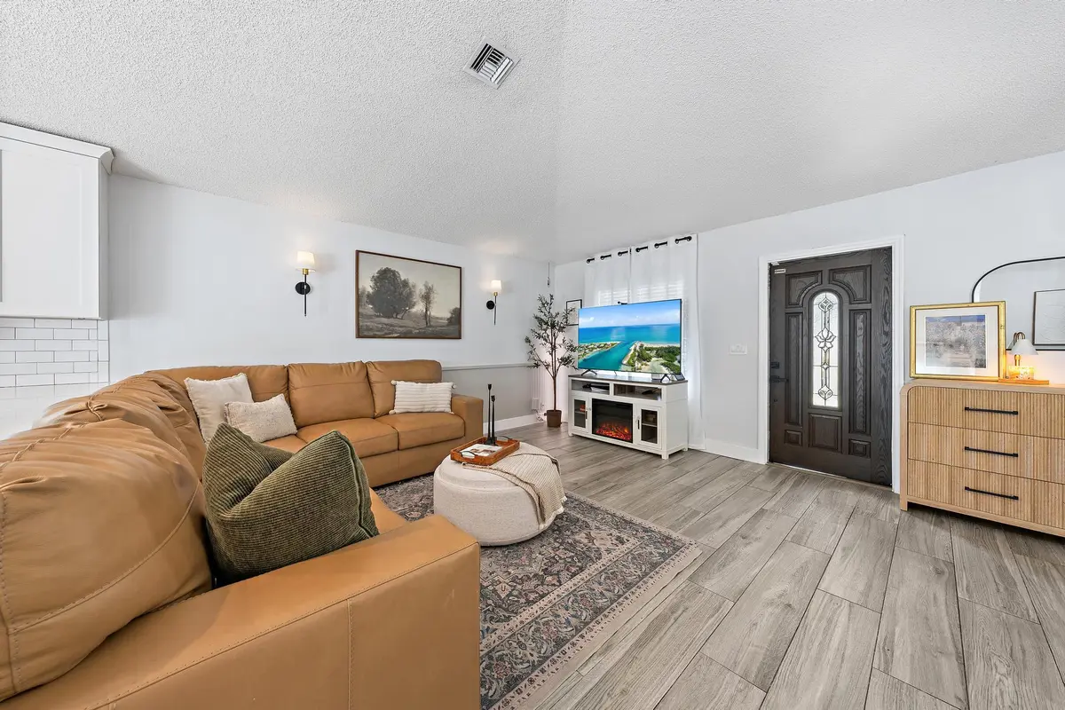 Living Room at 5483 Club Circle, Haverhill